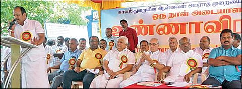 21 நாட்களுக்குள் கோரிக்கைகளை நிறைவேற்றாவிட்டால் ஜூன் 30 முதல் காலவரையற்ற வேலைநிறுத்தம் - லாரி உரிமையாளர்கள் அறிவிப்பு