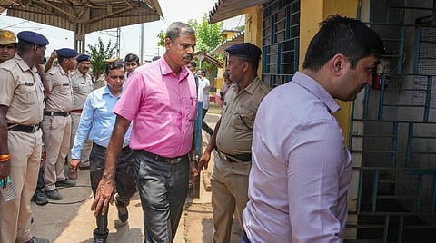 விபத்துப் பகுதியில் விசாரணை மேற்கொள்ளும் சிபிஐ அதிகாரிகள்