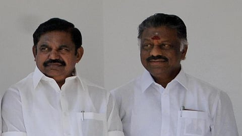 எடப்பாடி பழனிசாமி (இடது), ஓ.பன்னீர்செல்வம் (வலது) | கோப்புப்படம்