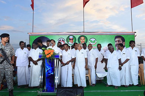 எடப்பாடி அடுத்த கல்லபாளையம் பிரிவு சாலையில் பகுதியில் கழக கொடியை ஏற்றி வைத்து, பொதுக்கூட்டத்தில் அதிமுக பொதுச்செயலாளர் எடப்பாடி பழனிசாமி பேசினார்.