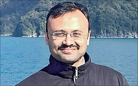 மருத்துவர் கவுரவ் காந்தி