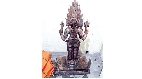 கண்டெடுக்கப்பட்ட ஐம்பொன் சிலை.