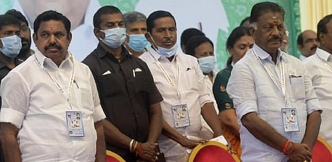 மருத்துவ படிப்புகளுக்கு பொது கலந்தாய்வு கூடாது: இபிஎஸ், ஓபிஎஸ் வலியுறுத்தல்
