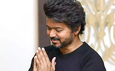 மாணவர்களுக்கு ஊக்கத் தொகை வழங்கும் விழாவில் பேனர், கட் அவுட் கூடாது: நடிகர் விஜய்