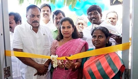 மாநகராட்சி தொடக்கப் பள்ளியில் ரூ.30 லட்சத்தில் புதிய வகுப்பறை கட்டிடம்: மேயர் ஆர்.பிரியா தொடங்கிவைத்தார்