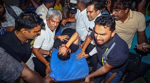 செந்தில் பாலாஜி தனியார் மருத்துவமனைக்கு மாற்றபட்டதை எதிர்த்து  மேல்முறையீடு - உச்ச நீதிமன்றம் நாளை விசாரிக்கிறது