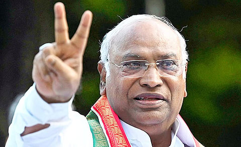 எதிர்க்கட்சிகள் சார்பில் பிரதமர் வேட்பாளராக மல்லிகார்ஜுன கார்கேவை முன்னிறுத்த காங்கிரஸ் முயற்சி