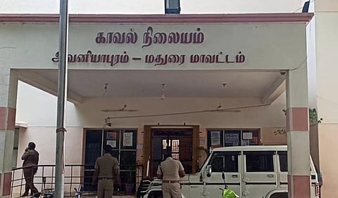 குடிபோதையில் பெற்றோர் துன்புறுத்தல்? - மதுரை காவல் நிலையத்தில் 9 வயது சிறுமி புகார்
