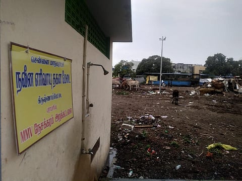 ஒருபக்கம் குப்பை மேடு... மறுபக்கம் கிரிக்கெட்... - கிருஷ்ணாம்பேட்டை சுடுகாடு பராமரிப்பில் அலட்சியம்!