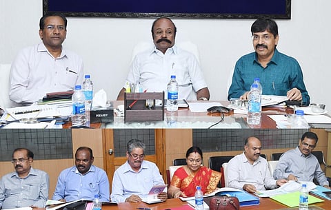 டெல்டா மாவட்டங்களில் 34,494 மெட்ரின் டன் உரம் கையிருப்பு உள்ளது: அமைச்சர் தகவல்