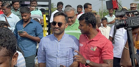 மைதான திறப்பு விழாவில் தினேஷ் கார்த்திக் மற்றும் நடராஜன்