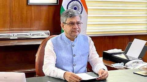 இந்தியாவின் முதல் செமி கண்டக்டர் சிப் 2024 டிசம்பரில் வெளிவரும் - மத்திய அமைச்சர் அஸ்வினி வைஷ்ணவ் தகவல்