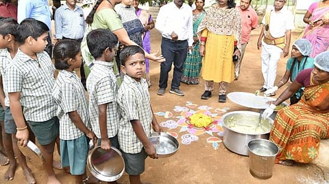 பள்ளி மாணவர்களுக்கு வழங்கப்படும் காலை சிற்றுண்டியில் சிறுதானியம், காய்கறிகளை சேர்க்க உத்தரவு
