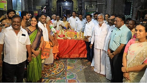 திருப்பணிகளை தொடங்கி வைத்த அமைச்சர்