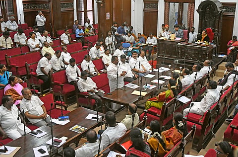 குடிநீர் வாரியம் வசமாகிறது அம்மா குடிநீர்: சென்னை மாநகராட்சிக் கூட்டத்தில் முக்கியத் தீர்மானங்கள் நிறைவேற்றம்