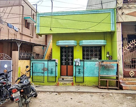 மதுரை | ரசாயன பொறியாளர் வீட்டில் வெடித்தது நாட்டு வெடிகுண்டா?- போலீஸ் விசாரணை  
