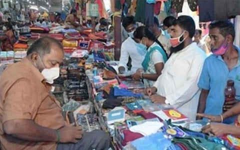 கடைகள், நிறுவனங்கள் பதிவு, பணியாளருக்கு அடிப்படை வசதி: ஆளுநர் ஒப்புதலுடன் சட்டம் அமல்