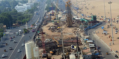 மெரினா கடற்கரை சர்வீஸ் சாலையில் ஓராண்டு காலத்துக்கு போக்குவரத்து மாற்றம்: இன்று முதல் நடைமுறைக்கு வருகிறது