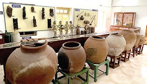 வரலாற்றை சுமந்து நிற்கும் பழநி அருங்காட்சியகம்