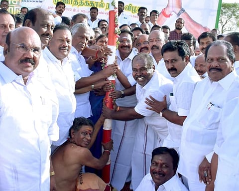 அதிமுகவின் மதுரை மாநாட்டுக்கான கால்கோள் விழா - மூத்த நிர்வாகிகள், முன்னாள் அமைச்சர்கள் பங்கேற்பு
