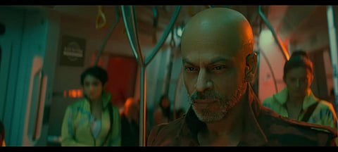 மொட்டைத் தலையுடன் ஷாருக்: அட்லீயின் ‘ஜவான்’ பிரிவ்யூ எப்படி? 