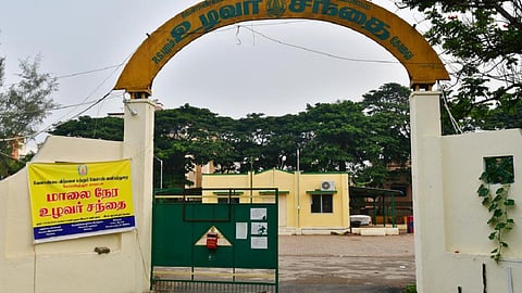 உழவர் சந்தைகளில் தக்காளி ஒரு கிலோ ரூ.80-க்கு விற்பனை