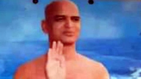 கர்நாடகாவில் சமண மத குருவை கொன்று உடலை ஆழ்துளை கிணற்றில் வீசிய‌தால் பரபரப்பு - ஊழியர்கள் கொலை செய்தது அம்பலம்