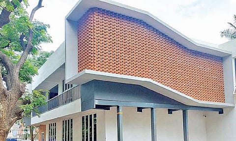 கோவை ஆடீஸ் வீதியில் அறிவு சார் மையம்: 10,000 புத்தகங்களுடன் தயாராகும் பிரம்மாண்ட நூலகம்