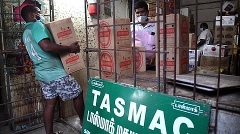 டாஸ்மாக்கில் 90 மி.லி. அறிமுகம் செய்தால் தமிழகம் முழுவதும் போராட்டம்: ராமதாஸ், டிடிவி தினகரன் எச்சரிக்கை