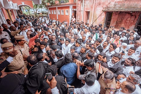பாஜக தலைவர் அண்ணாமலை ஆஜர்