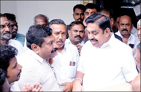 அதிமுக மதுரை மாநாடு தொடர்பாக கட்சி நிர்வாகிகளுடன் பழனிசாமி ஆலோசனை