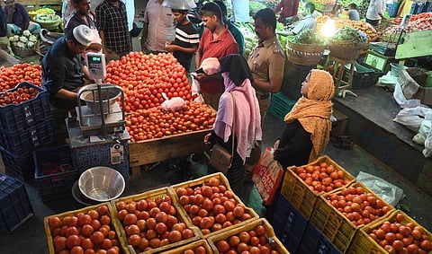 தக்காளி விலை மீண்டும் உயர்வு: கோயம்பேட்டில் கிலோ ரூ.120-க்கு விற்பனை