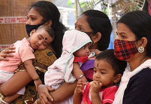 முத்துலட்சுமி ரெட்டி திட்டத்தில் மகப்பேறு நிதியுதவி 2 ஆண்டாக கிடைக்கவில்லை - கர்ப்பிணிகள் குற்றச்சாட்டு
