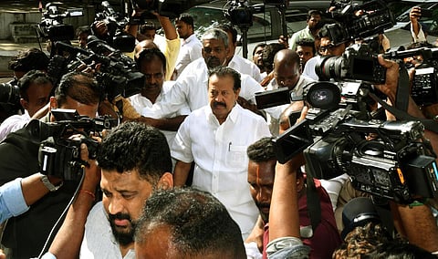 விசாரணையை துணிச்சலுடன் எதிர்கொள்ளுங்கள் - பொன்முடிக்கு முதல்வர் தொலைபேசியில் அறிவுரை