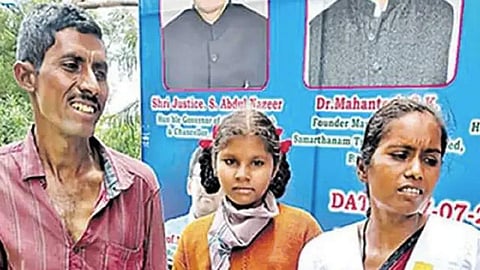 தனது குடும்பத்துடன் பாரதி