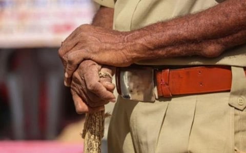 விசாரணை என்ற பெயரில் கடத்திச் சென்று சித்ரவதை: ஆந்திர மாநில போலீஸார் மீது கிருஷ்ணகிரி குறவர் பெண்கள் குற்றச்சாட்டு