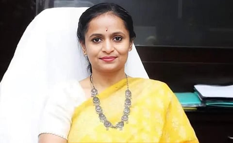 சத்தீஸ்கரில் சட்டவிரோத பணப் பரிமாற்றம் - பெண் ஐஏஎஸ் அதிகாரி கைது