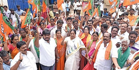 சமூக விரோதிகளை மதம் சார்ந்து அல்லாமல் குற்றவாளிகளாக பார்க்க வேண்டும்: வானதி சீனிவாசன்