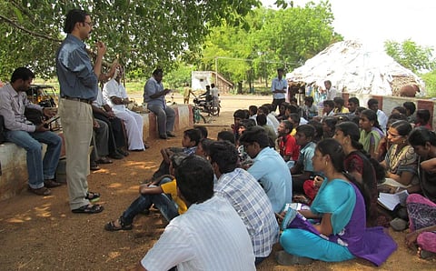 “உருவாகிறது கூரிய சிந்தனை இல்லா தலைமுறை” - யூடியூபை களமாக்கிய தத்துவவியல் பேராசிரியர் இரா.முரளி நேர்காணல்