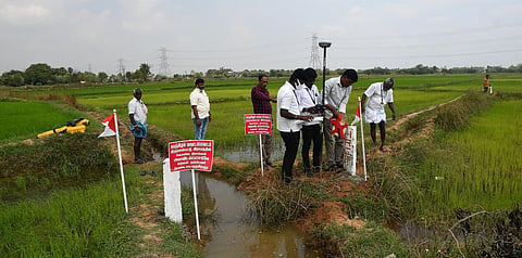 நில அளவைத்துறையில் 14 ஆய்வாளர்களுக்கு பதவி உயர்வு - வருவாய்த்துறை நடவடிக்கை