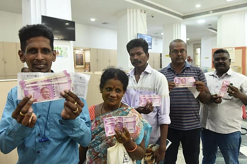 மே 19 முதல் ஜூன் 30 வரை ரூ.2.72 லட்சம் கோடி மதிப்பிலான 136.13 கோடி ரூ.2000 நோட்டுகள் வாபஸ்