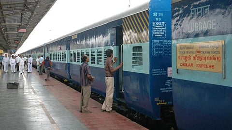 சென்னை - திருச்சி இடையே இயக்கப்படும் சோழன் விரைவு ரயில் ஆக.14 முதல் நேரம் மாற்றம்