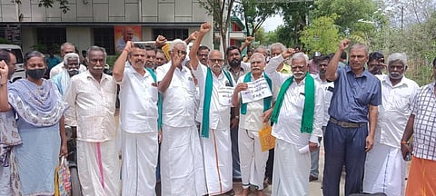 ஸ்ரீவில்லிபுத்தூர் | வனத்துறை குறைதீர் கூட்டத்துக்கு மாவட்ட வன அலுவலர் வராததால் விவசாயிகள் போராட்டம்