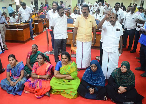  படங்கள் மு. லெட்சுமி அருண்