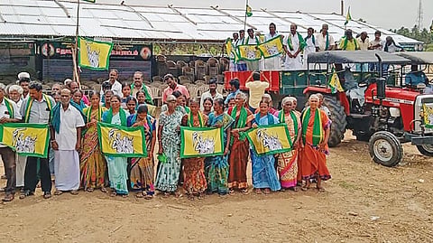 18 மாவட்டங்களில் காத்திருப்பு போராட்டம்: விவசாயிகளுக்கு கரிசனம் காட்டுமா அரசுகள்?