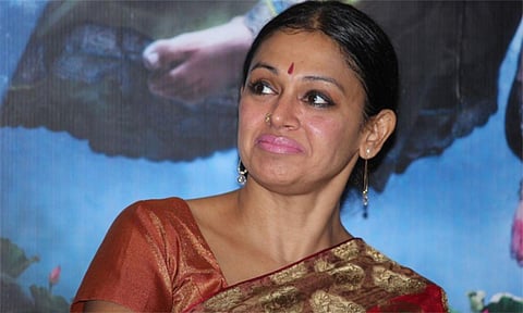 நடிகை ஷோபனா வீட்டில் பணத்தை திருடிய பணிப்பெண்