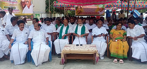 என்எல்சி விவகாரம்: புவனகிரி அதிமுக எம்எல்ஏ உண்ணாவிரதப் போராட்டம்