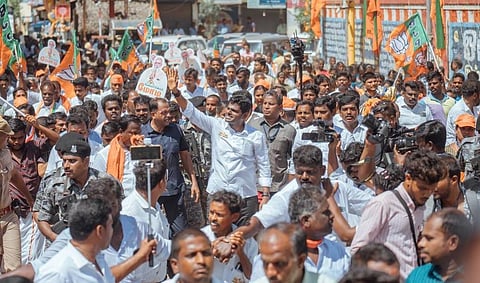 ஆலங்குடி பகுதியில் என் மண் என் மக்கள் பாதயாத்திரை மேற்கொண்ட பாஜக மாநிலத் தலைவர் அண்ணாமலை