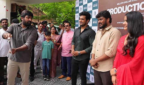 ’குட் நைட்’ மணிகண்டனின் புதிய படம்: கிளாப் அடித்து தொடங்கி வைத்த விஜய் சேதுபதி