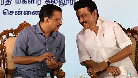 அரவிந்த் கேஜ்ரிவால் (இடது), முதல்வர் ஸ்டாலின் (வலது) | கோப்புப்படம்